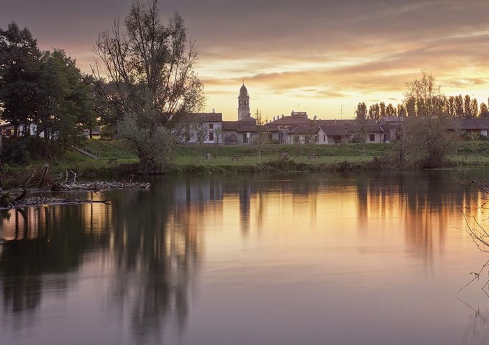 Isola Dovarese fiume oglio