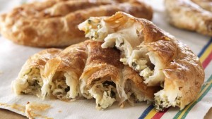 Burek croato con carne e formaggio