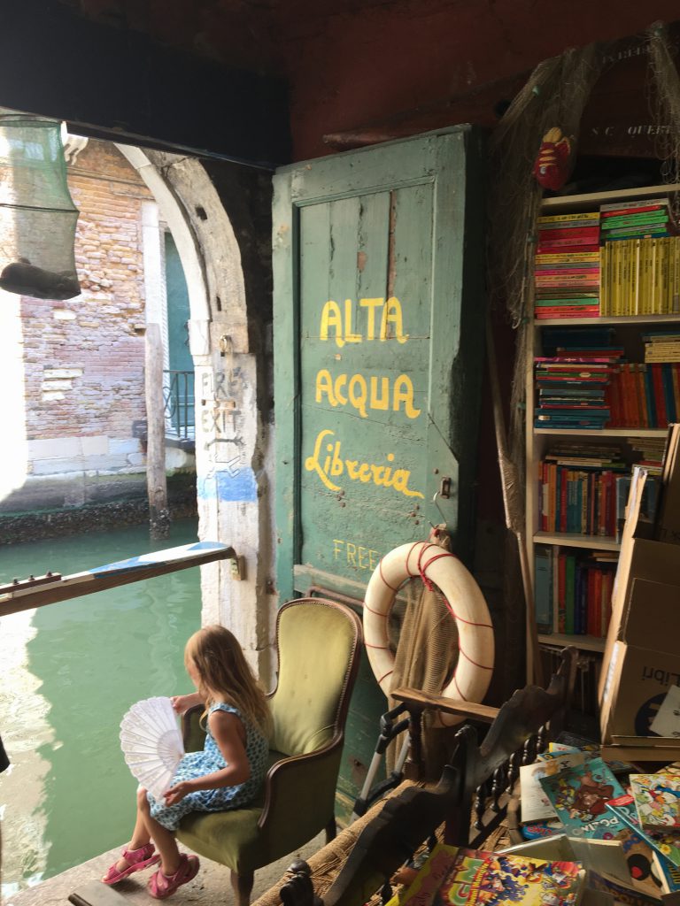 venezia libreria acqua alta