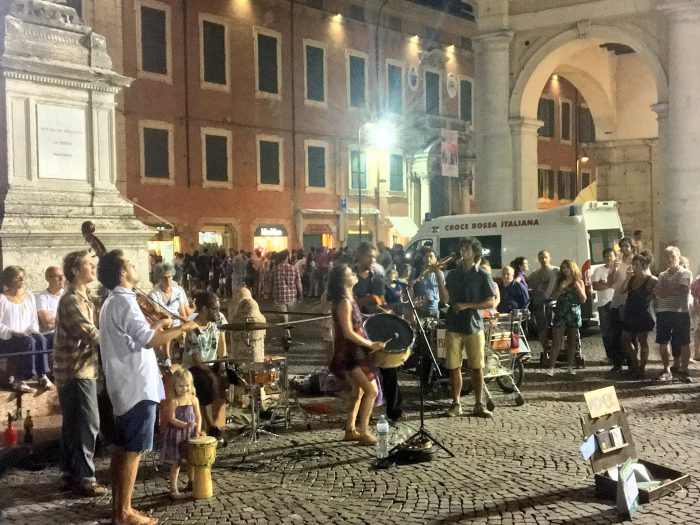 ferrara, buskers festival, artisti di strada