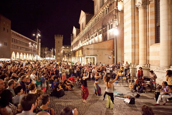 ferrara, buskers festival, artisti di strada