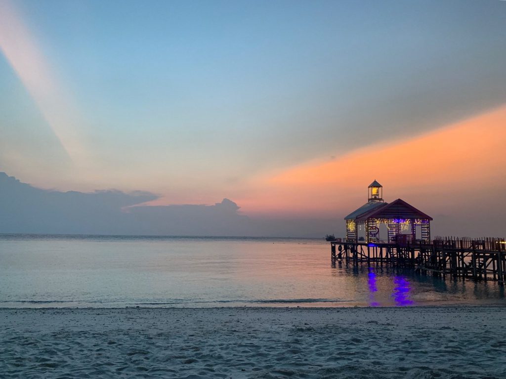 lang tengah malesia isola tramonto pontile